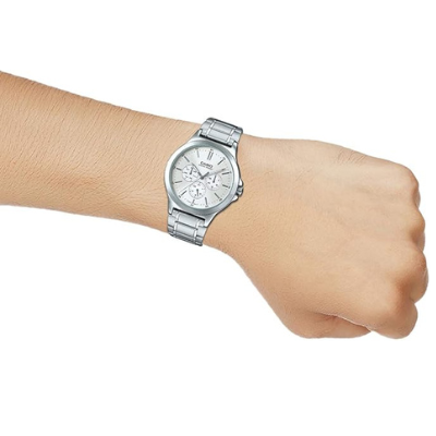 Casio - ساعة رجالية جديدة